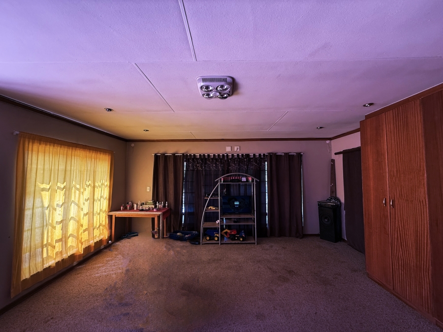 4 Bedroom Property for Sale in Oewersig North West